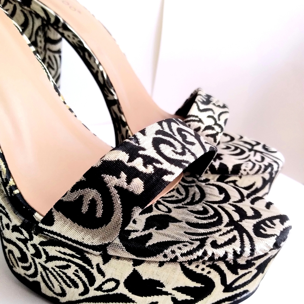 Talk 2 Me Block Heels